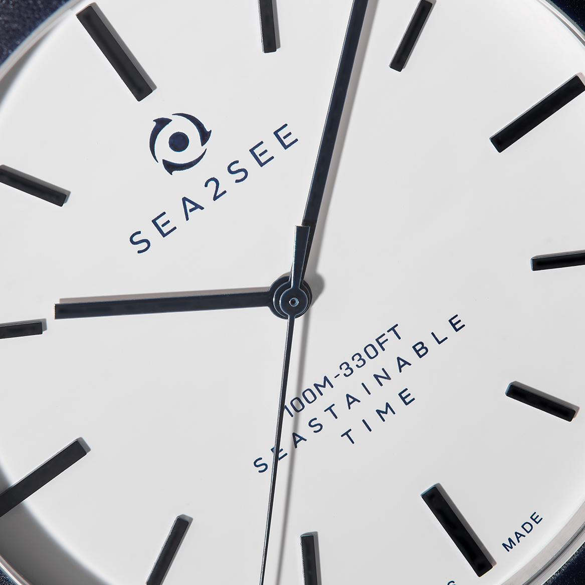 seaです。 NAXOS RECYCLED OCEAN PLASTIC SWISS WATCH
